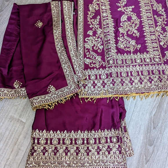 Party Style Palazzo suit in wine color it's very beautiful suit - Picture 3 of 4